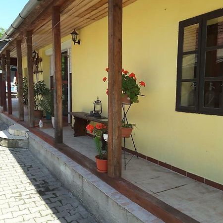 Ibolya Apartman Apartment Kano Екстериор снимка